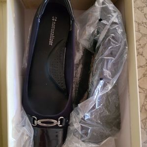 Naturalize black wedge